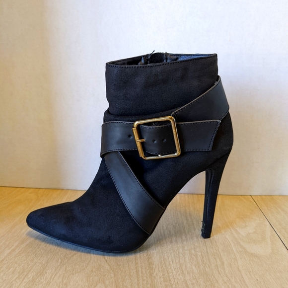 Michael Antonio Joyanna Black Buckle Strap Booties size 8.5 - Picture 1 of 10